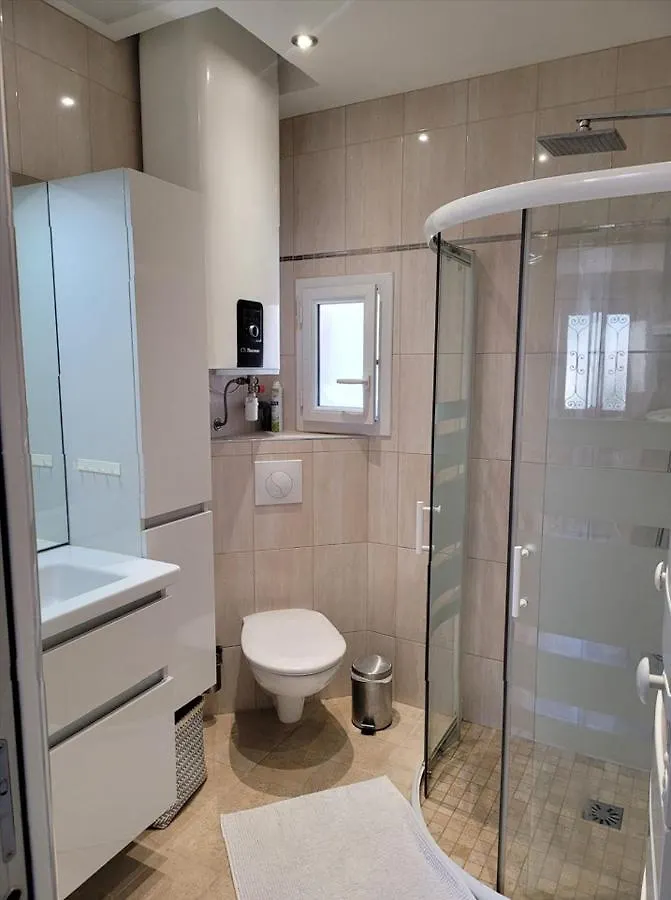 1 Chambre paisible à La Trinité proche de Nice et Monaco 0*,  Francia