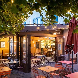 hotel-beaulieu-lyon-charbonnieres.hotels-rhonealpes.com/
